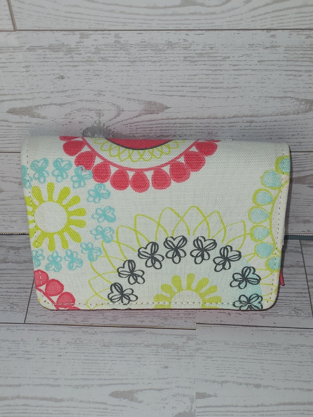 Thirty-One Citrus Medalluon Floral Canvas Clutch Wallet Coupon Clutch Zippered